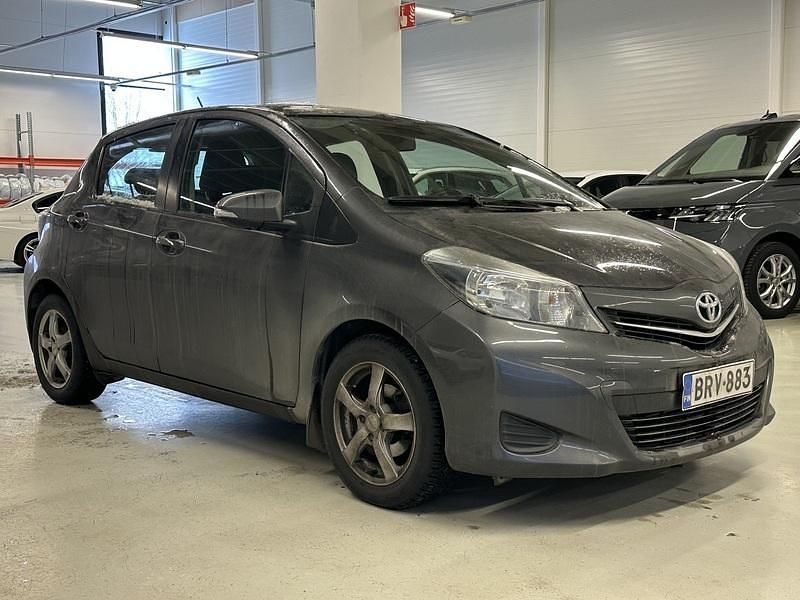 Käytetty Toyota Yaris Active 99 HP (72 kW) 2014 Viistoperä