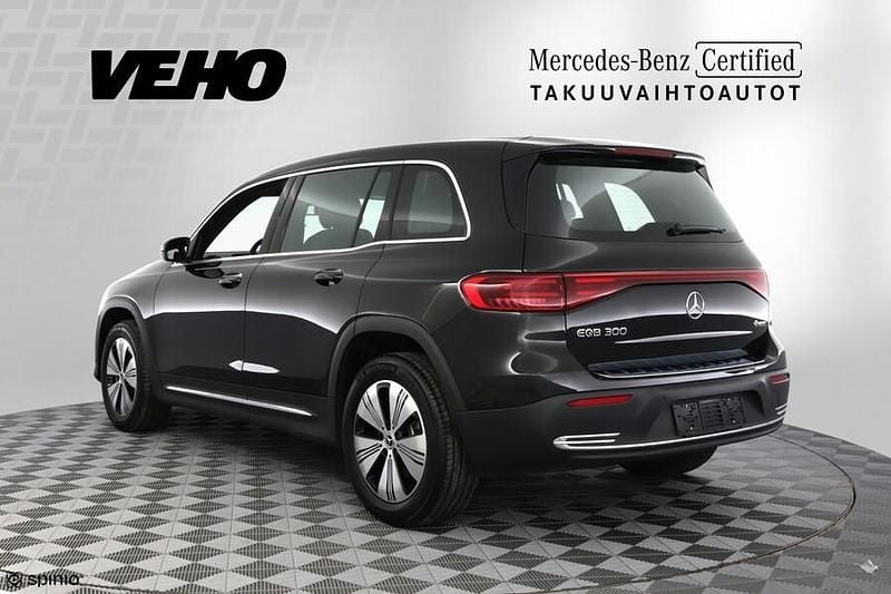 Käytetty Mercedes EQB300 167 kW (228 HP) 2024 Katumaasturi