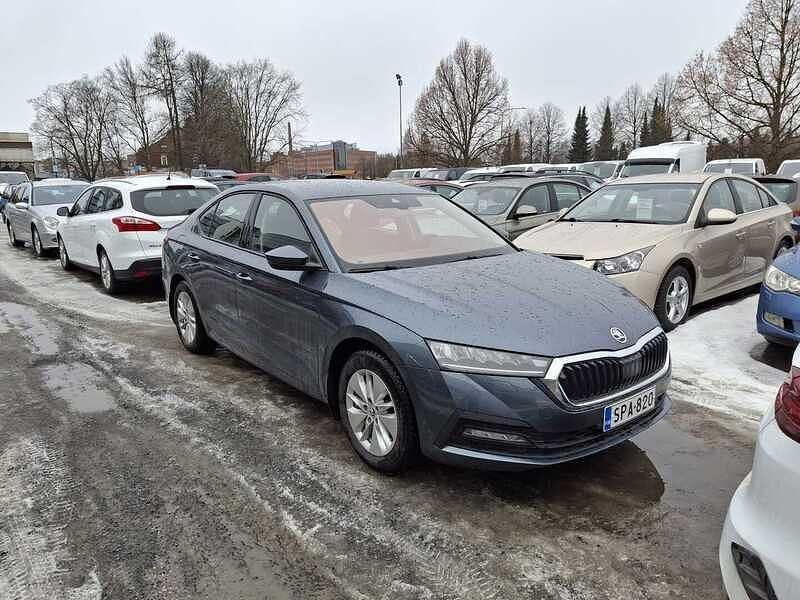 Käytetty Skoda Octavia Ambition 150 HP (110 kW) 2020 Harmaa Sedan