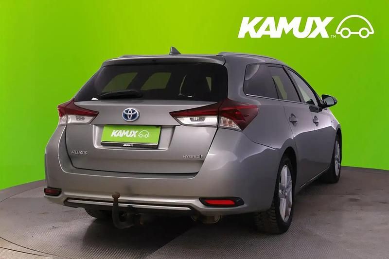 Käytetty Toyota Auris Touring Sports Active 99 HP (72 kW) 2019 Hopea / harmaa Farmari