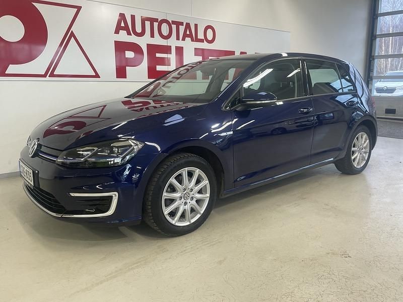 Sininen Käytetty 2020 VW e-Golf Viistoperä | 13 900 € (Perustarjous) - Kuva 1/4