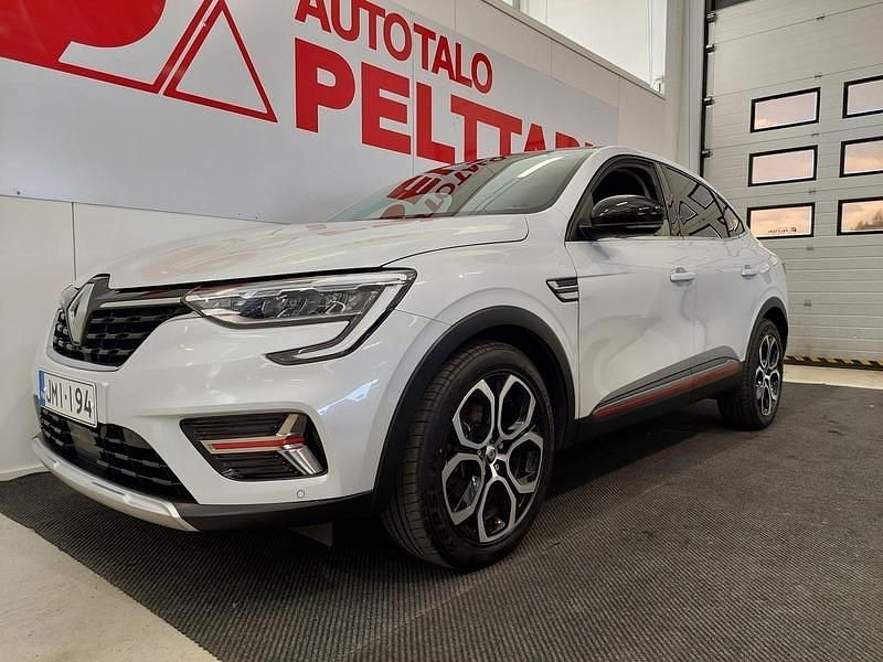Qxd universe valkoin Käytetty 2021 Renault Arkana Intens Katumaasturi | 18 900 € (Perustarjous) - Kuva 1/4