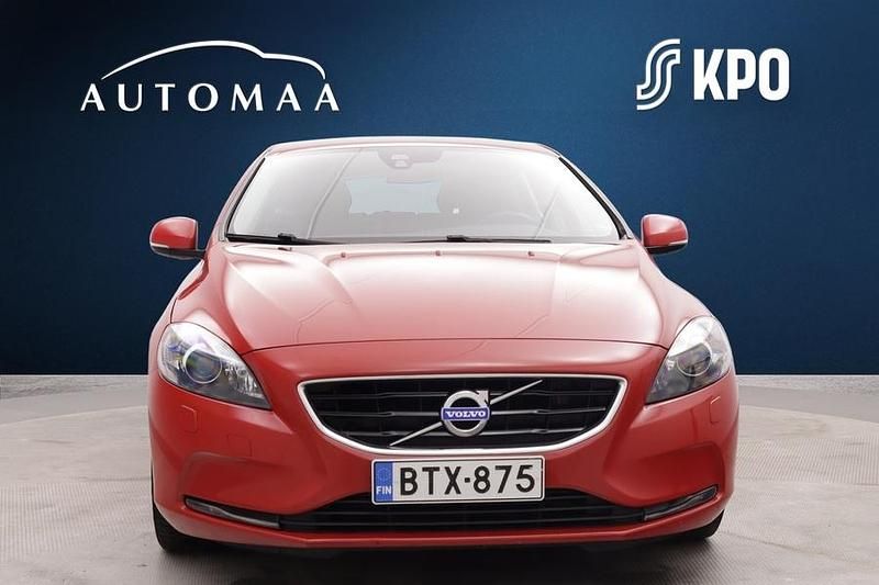 Käytetty Volvo V40 Momentum 150 HP (110 kW) 2015 Farmari