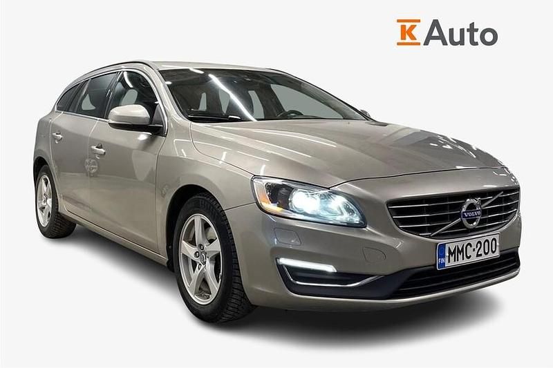 Käytetty Volvo V60 Business Edition 181 HP (133 kW) 2015 Ruskea (beige) Farmari
