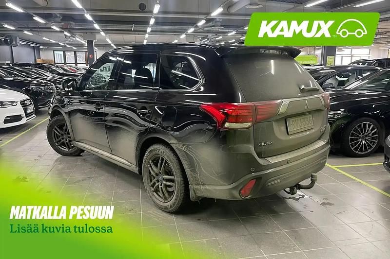 Käytetty Mitsubishi Outlander P-HEV 135 HP (99 kW) 2019 Musta Farmari