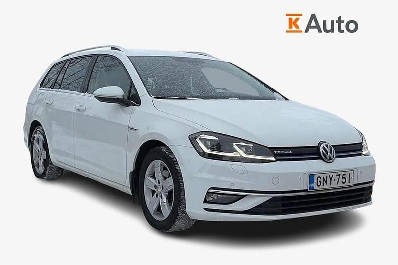 Käytetty VW Golf VIII Highline 131 HP (96 kW) 2020 Valkoinen Farmari