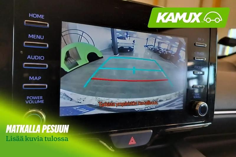 Käytetty Toyota Yaris Hybrid Active 116 HP (85 kW) 2021 Valkoinen Sedan