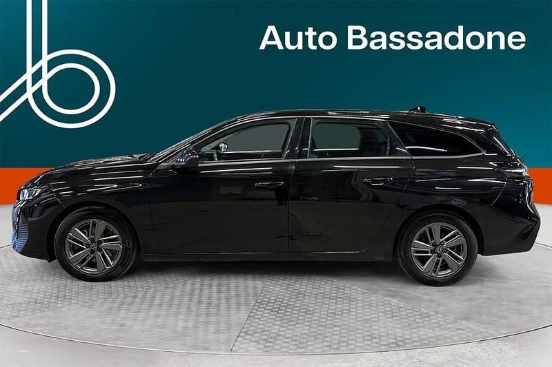 Käytetty Peugeot 308 SW Active 131 HP (96 kW) 2023 Farmari