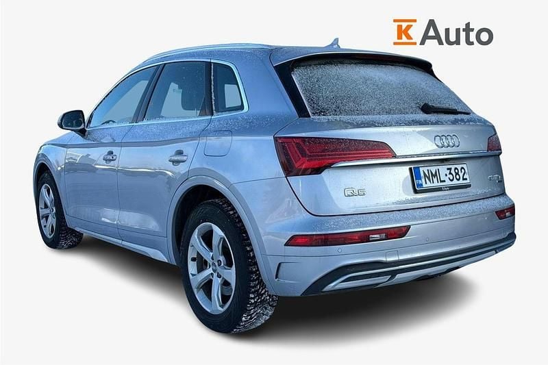 Käytetty Audi Q5 Advanced Plus 299 HP (219 kW) 2021 Met. hopea Katumaasturi