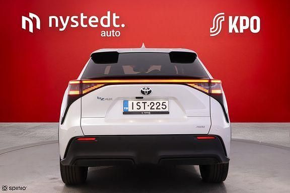 Käytetty Toyota bZ4X Edition 252 kW (343 HP) 2023 Musta Katumaasturi