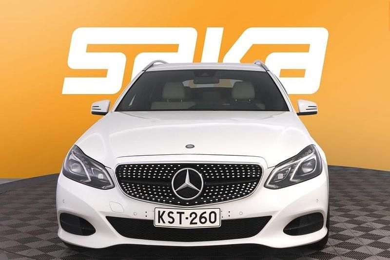 Käytetty Mercedes E300 Avantgarde 204 HP (150 kW) 2014 Farmari