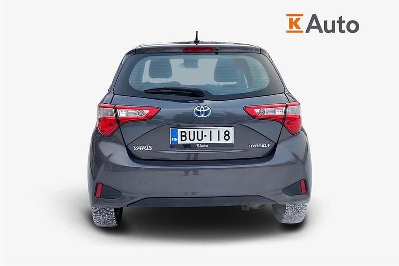 Käytetty Toyota Yaris Hybrid Edition 73 HP (53 kW) 2017 Viistoperä