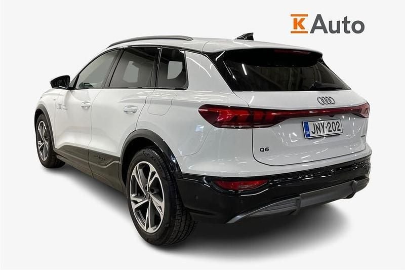 Käytetty Audi Q6 e-tron S-Line 285 kW (388 HP) 2025 Valkoinen Katumaasturi
