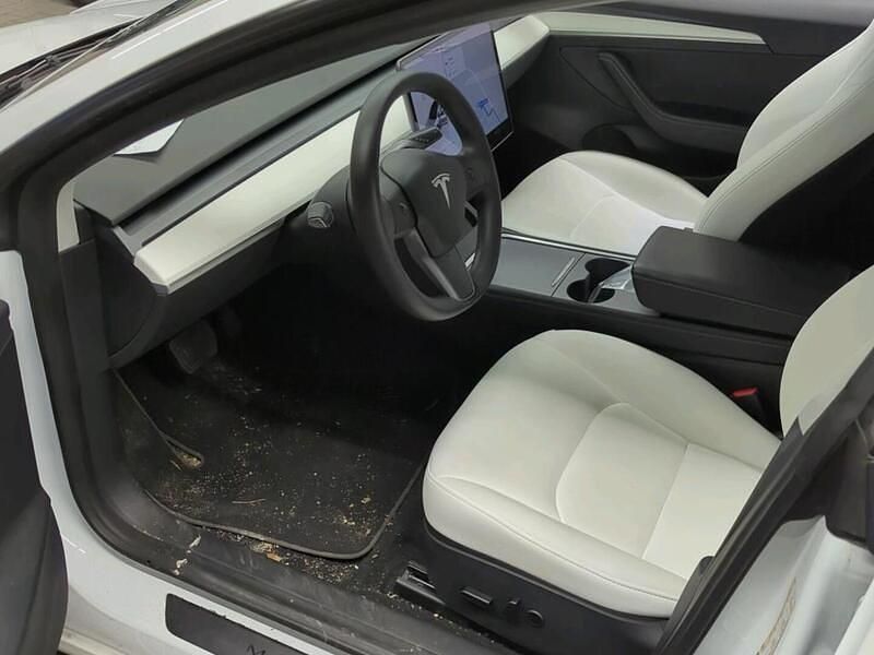 Käytetty Tesla Model 3 RWD 239 kW (325 HP) 2023 Valkoinen Sedan