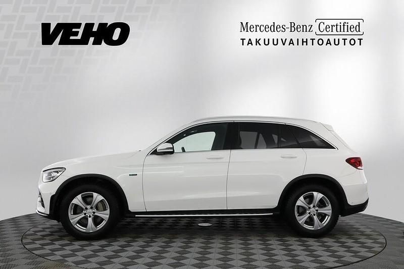 Käytetty Mercedes GLC300e Business 211 HP (155 kW) 2020 Valkoinen Katumaasturi