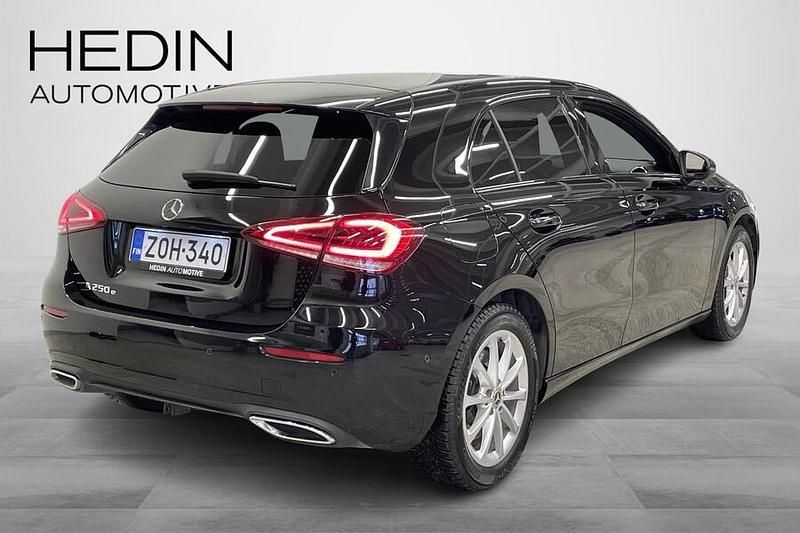 Käytetty Mercedes A250 Business 160 HP (117 kW) 2020 Viistoperä