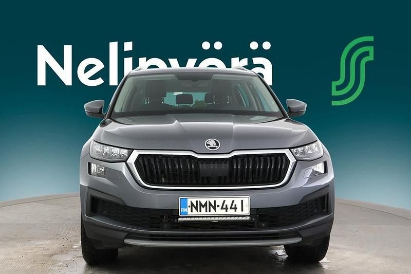 Käytetty Skoda Kodiaq Ambition 150 HP (110 kW) 2022 Harmaa Katumaasturi
