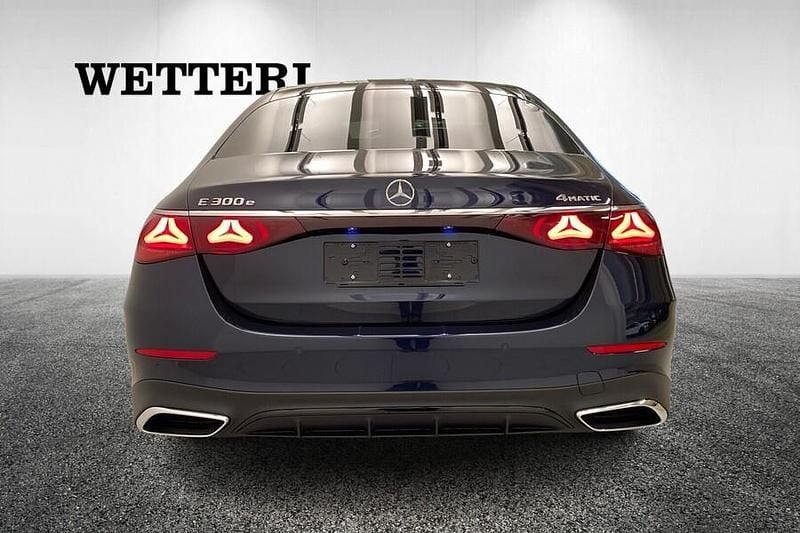 Käytetty Mercedes E300 Business 204 HP (150 kW) 2025 Sininen Sedan