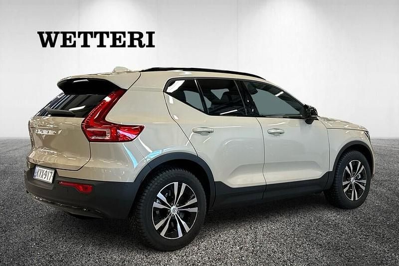 Käytetty Volvo EX40 Plus 300 kW (408 HP) 2025 Katumaasturi