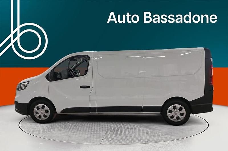 Käytetty Renault Trafic 150 HP (110 kW) 2022 Tila-auto