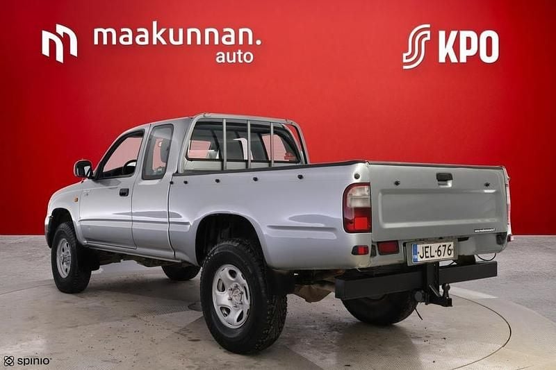 Käytetty Toyota HiLux 102 HP (75 kW) 2002 Hopea Nouto