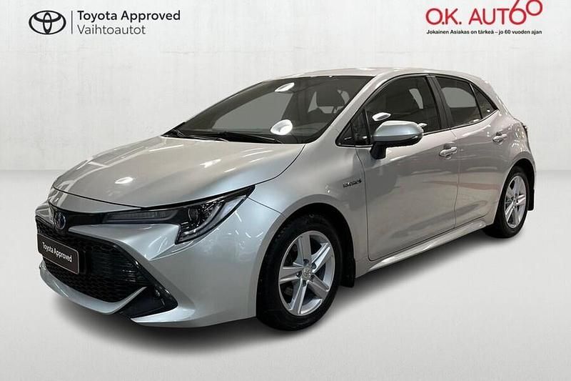 Käytetty Toyota Corolla Active 122 HP (89 kW) 2020 Hopea Viistoperä
