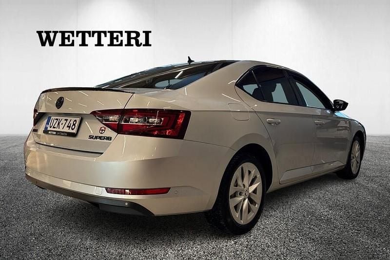 Käytetty Skoda Superb Style 190 HP (139 kW) 2016 Sedan