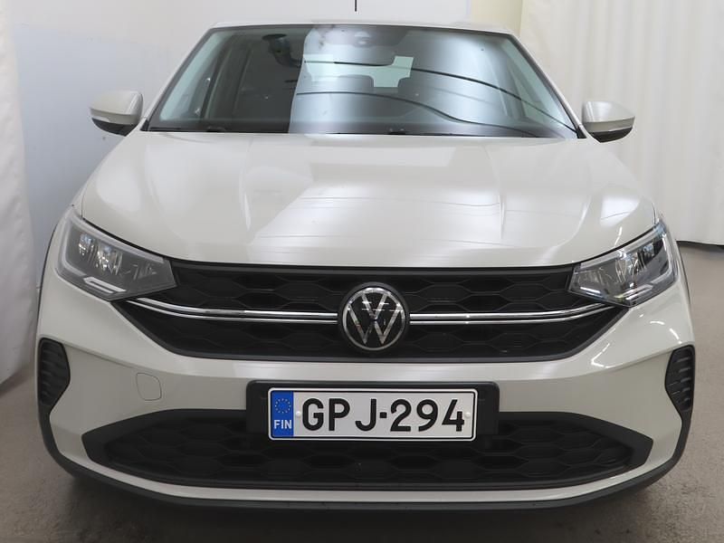 Käytetty VW Taigo Comfortline 95 HP (69 kW) 2023 Harmaa Katumaasturi