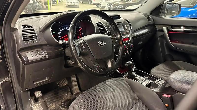 Käytetty Kia Sorento EX 197 HP (144 kW) 2015 Musta Katumaasturi