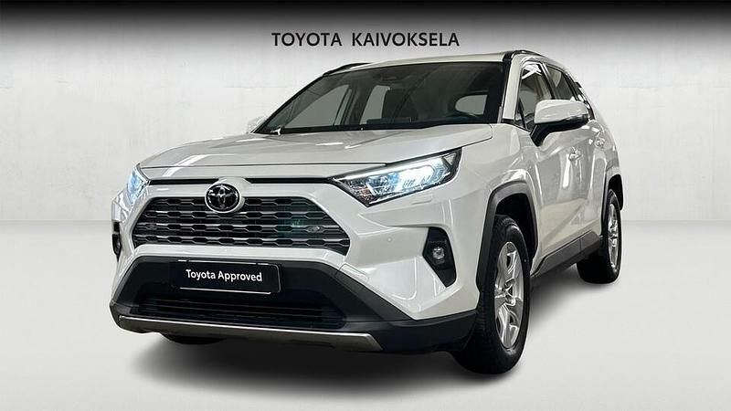 Valkoinen Käytetty 2022 Toyota RAV4 Active Katumaasturi | 32 890 € (Perustarjous) - Kuva 1/4