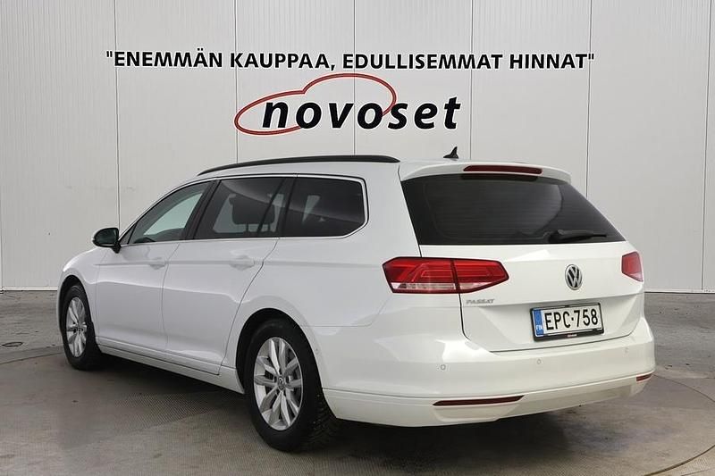 Käytetty VW Passat Comfortline 125 HP (91 kW) 2018 Valkoinen Farmari