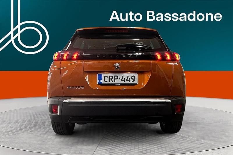 Käytetty Peugeot e-2008 Active 100 kW (136 HP) 2023 Katumaasturi