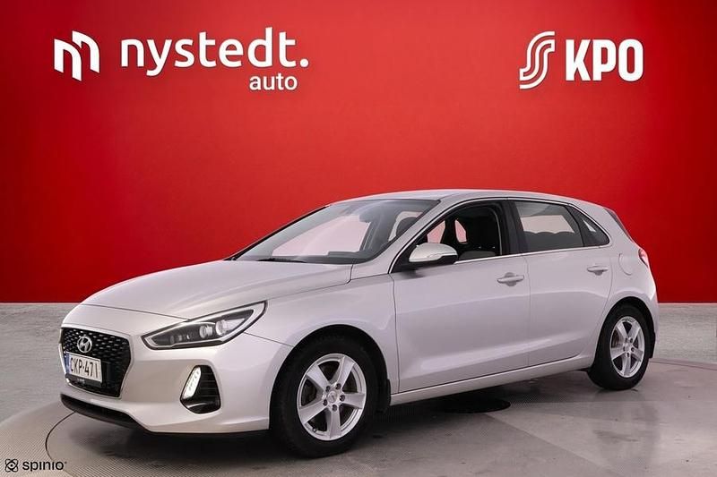 Käytetty Hyundai i30 Comfort 140 HP (102 kW) 2018 Hopea Viistoperä