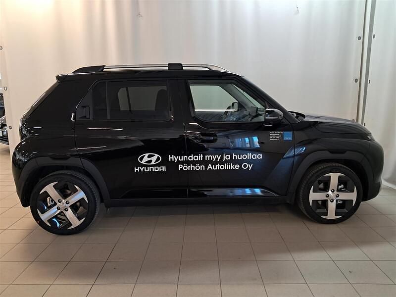 Uusi Hyundai Inster 85 kW (116 HP) 2025 Musta Viistoperä