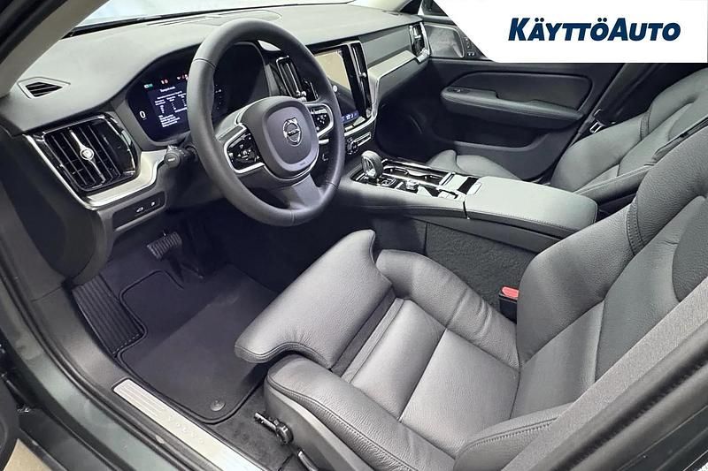 Käytetty Volvo V60 Plus 349 HP (256 kW) 2026 Forest lake Farmari