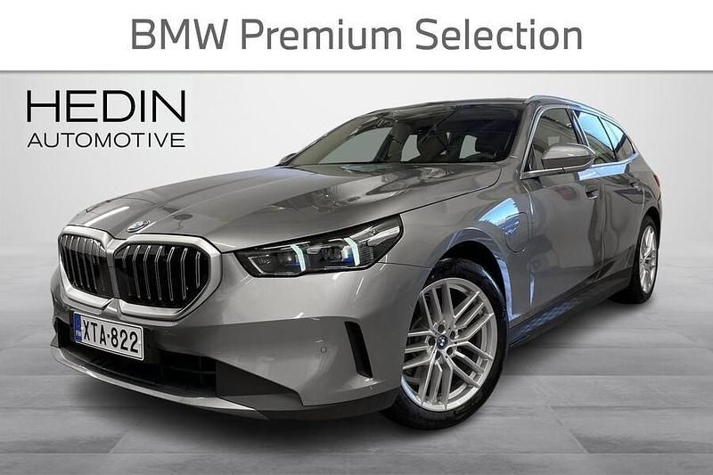 Käytetty 2025 BMW 530e Farmari | 59 800 € (Perustarjous) - Kuva 1/3