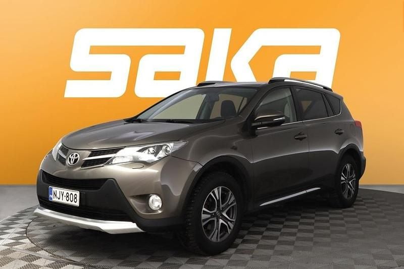 Käytetty Toyota RAV4 Active 124 HP (91 kW) 2015 Katumaasturi