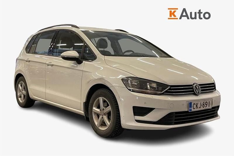 Käytetty VW Golf Sportsvan Comfortline 110 HP (80 kW) 2017 Valkoinen Tila-auto