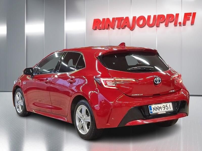 Käytetty Toyota Corolla Style 122 HP (89 kW) 2021 Punainen Viistoperä