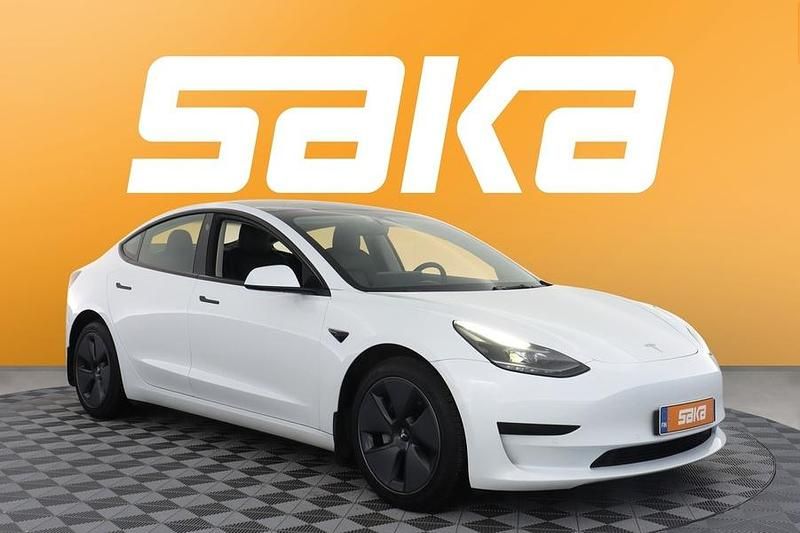 Käytetty Tesla Model 3 Standard Range Plus 239 kW (325 HP) 2022 Sedan