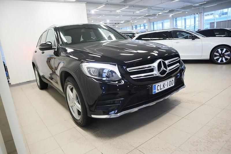 Käytetty Mercedes GLC350 Business 211 HP (155 kW) 2018 Musta Katumaasturi