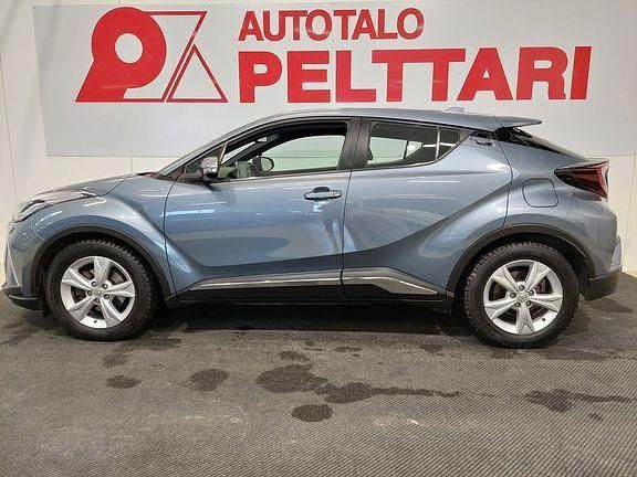 Käytetty Toyota C-HR Active 122 HP (89 kW) 2020 Hopea Katumaasturi