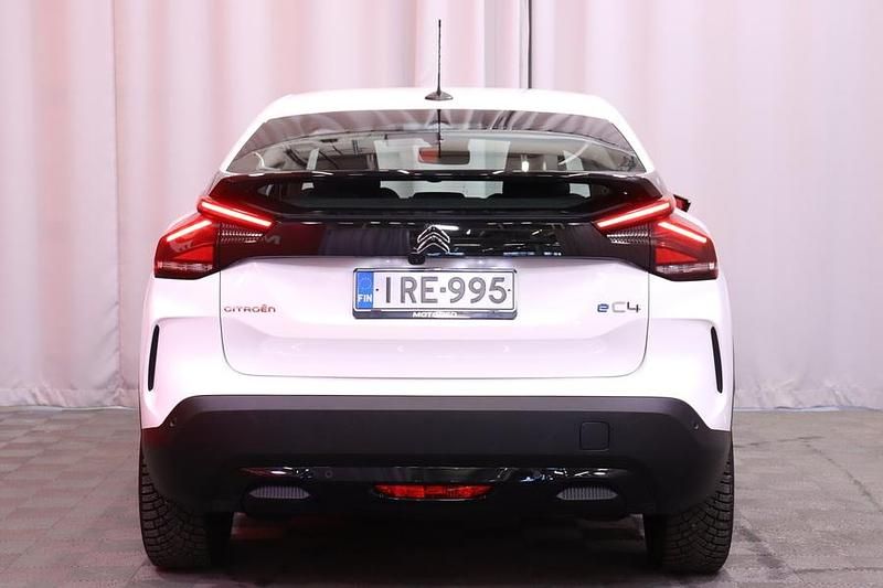Käytetty Citroën e-C4 Feel 114 kW (156 HP) 2023 Viistoperä