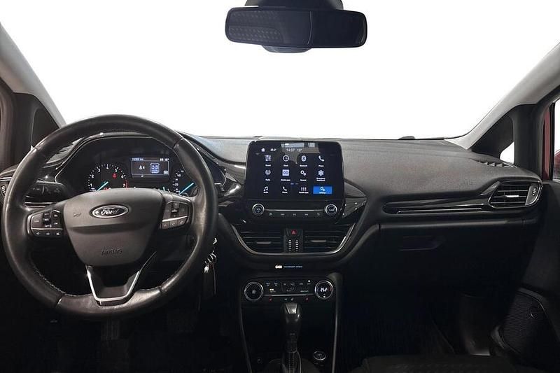 Käytetty Ford Fiesta Titanium 99 HP (72 kW) 2018 Punainen Viistoperä
