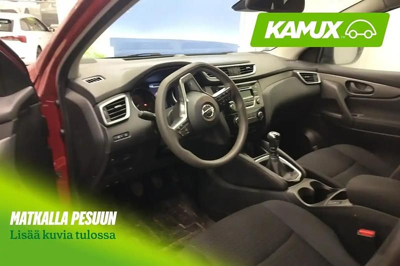 Käytetty Nissan Qashqai Visia 116 HP (85 kW) 2018 Punainen Katumaasturi