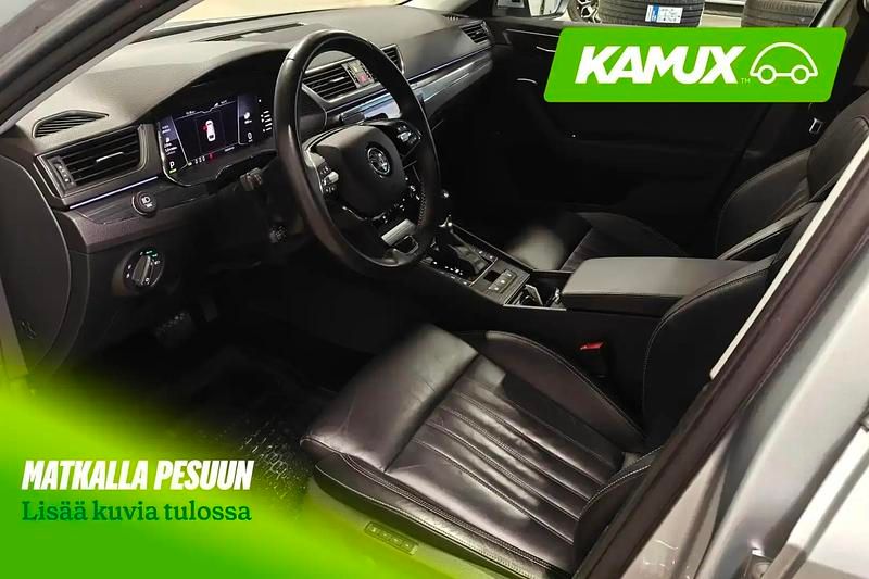 Käytetty Skoda Superb Style 156 HP (114 kW) 2021 Hopea / harmaa Farmari