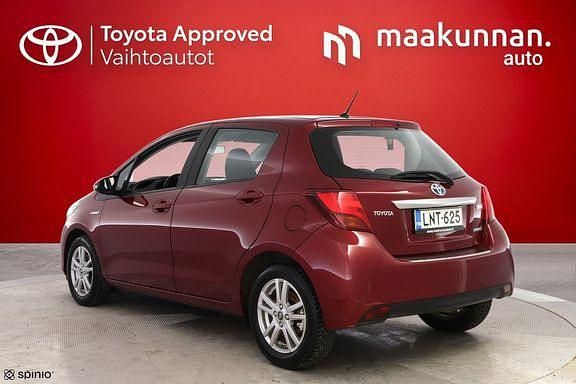 Käytetty Toyota Yaris Active 72 HP (52 kW) 2017 Punainen Viistoperä