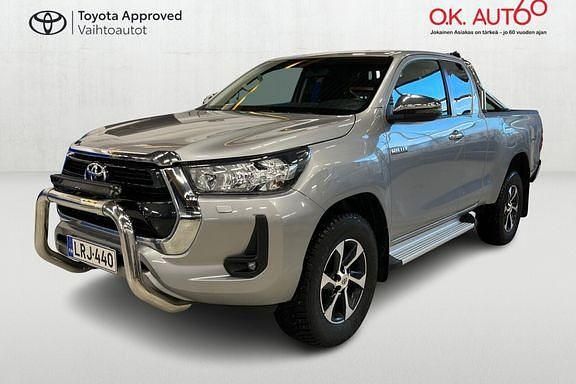 Käytetty Toyota HiLux Active 150 HP (110 kW) 2022 Hopea Nouto