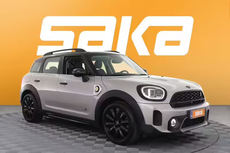 Harmaa Käytetty 2022 Mini Cooper Countryman Comfort Katumaasturi | 29 900 € (Hieman kallis) - Kuva 1/3