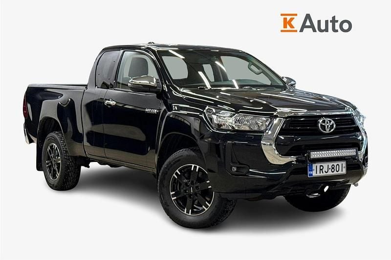 Käytetty Toyota HiLux Active 150 HP (110 kW) 2023 Musta Nouto